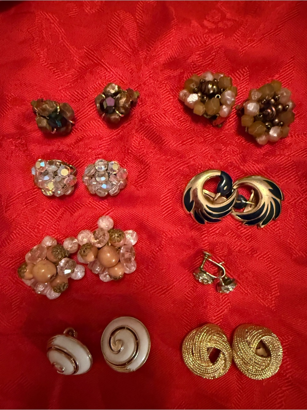 Vintage sign Women’s Clip-On Earrings Set in Gold and Pink